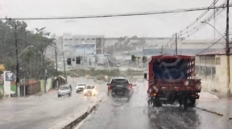 Inmet emite alerta de chuvas intensas para Cruzeiro do Sul e mais 19 municípios do Acre