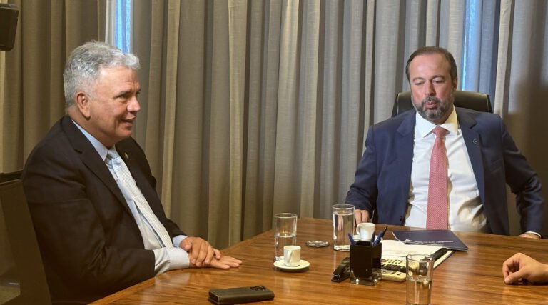 Petecão celebra medida do governo federal que garante gás de cozinha a famílias do Acre