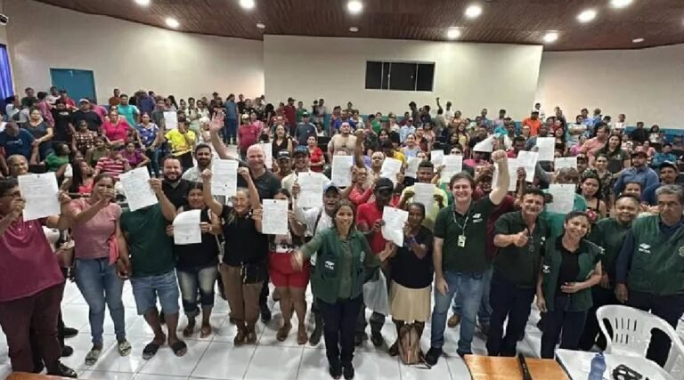 Incra entrega 120 contratos a famílias do assentamento Arez no Acre