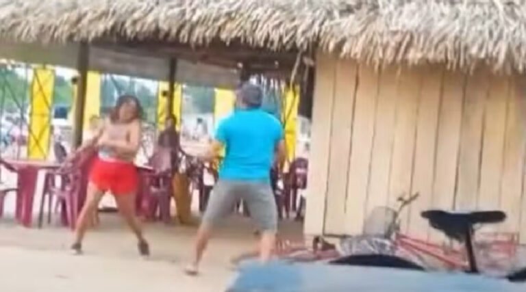 Mulher acusada de matar idoso a golpes de canivete em Feijó é solta em audiência de custódia