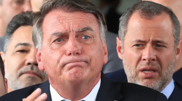 Por 4 a 1, STF condena Bolsonaro e mais sete pela trama golpista