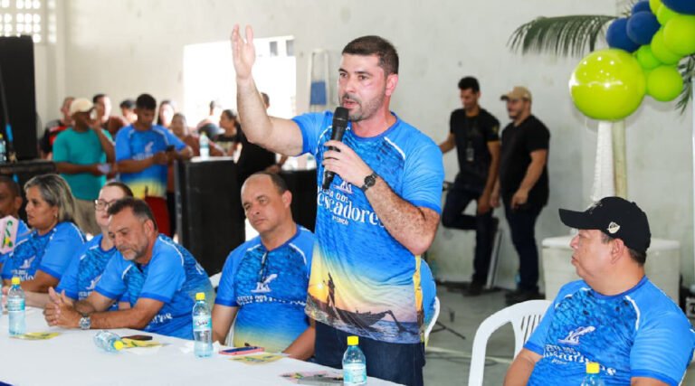 Pelo segundo ano consecutivo, Nicolau Júnior prestigia Festa dos Pescadores em Mâncio Lima