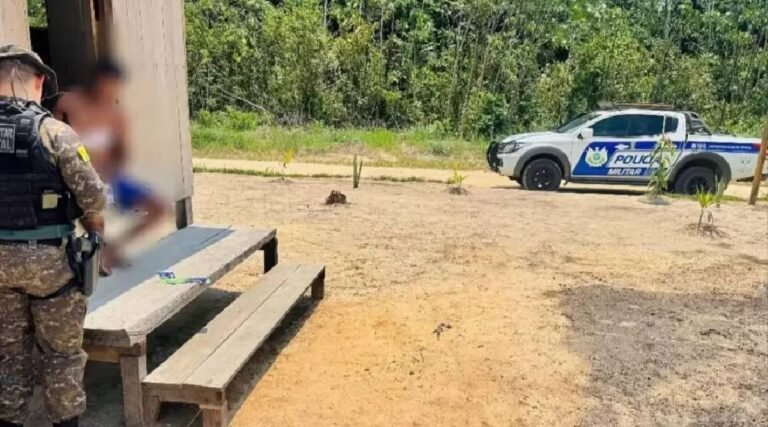 Homem amarra esposa e mantém família em cárcere privado em Cruzeiro do Sul