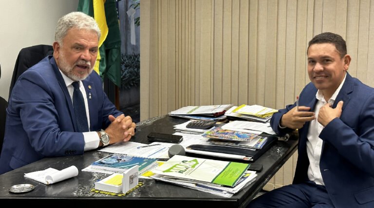 Petecão aposta na piscicultura e investe quase R$ 200 mil na fábrica de gelo em Assis Brasil