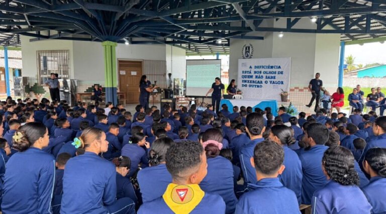 Escolas estaduais de Cruzeiro do Sul promovem ações do Setembro Verde em defesa da inclusão