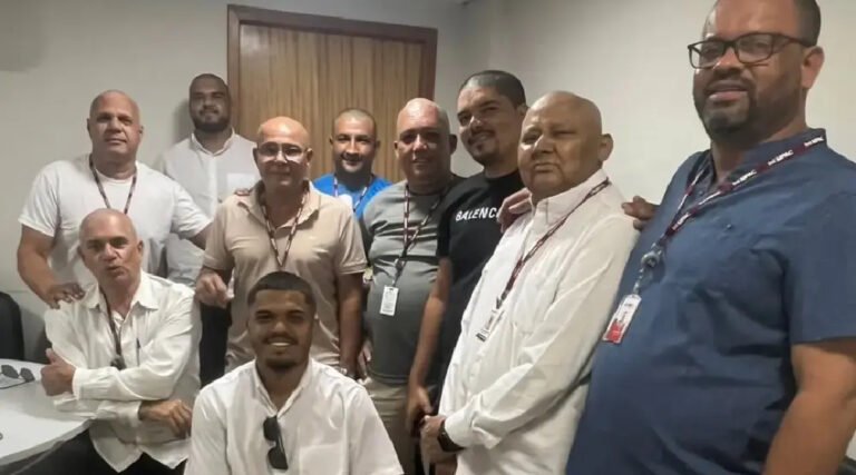 Amigos raspam a cabeça em solidariedade a servidor do MPAC na luta contra o câncer