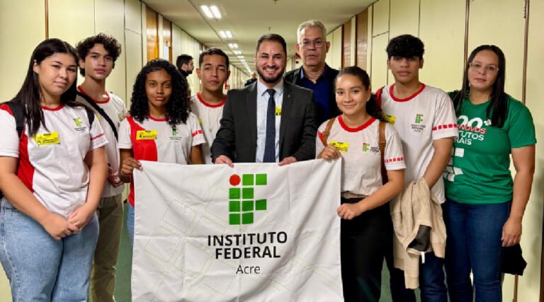 Estudantes do Ifac participam da Marcha dos Reitores em Brasília