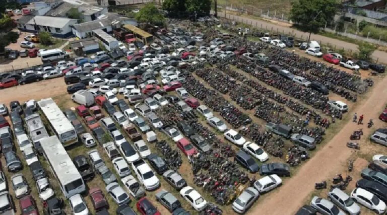 Mais de 120 veículos apreendidos em Cruzeiro do Sul têm prazo de 10 dias para serem regularizados