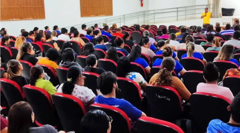 Professores da rede municipal de Cruzeiro do Sul entram em greve a partir de segunda-feira