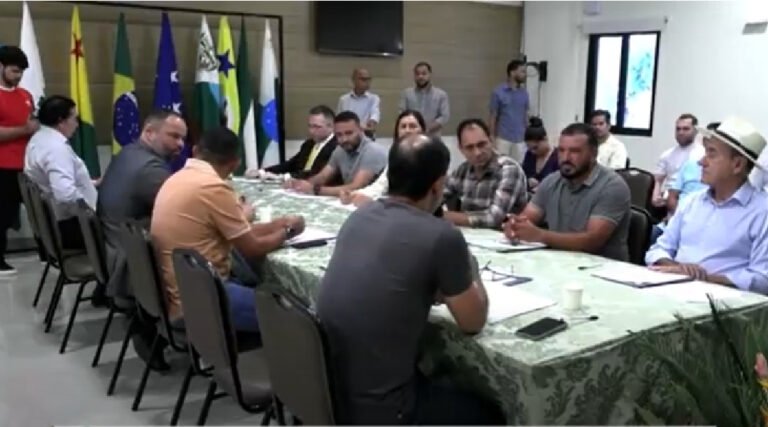 Prefeitos do Juruá discutem soluções conjuntas em assembleia da AMAC