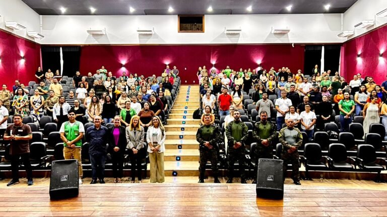 Especialista em políticas educacionais discute em Cruzeiro do Sul os desafios da educação e o impacto da inteligência artificial