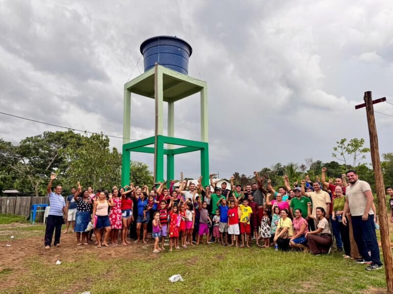 Nicolau Júnior e Zé Luiz entregam novo sistema de abastecimento de água que leva dignidade e saúde às famílias da comunidade Belo Monte, em Mâncio Lima