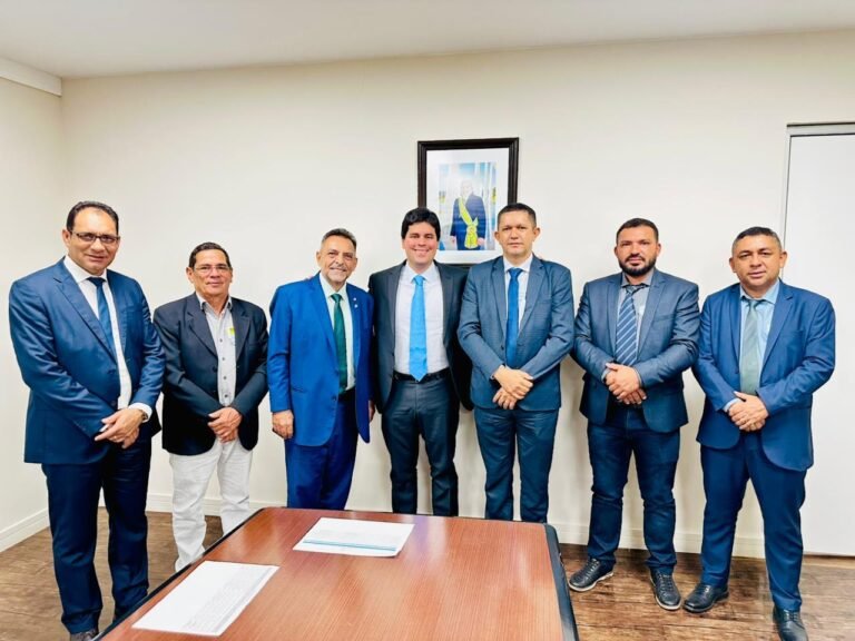 Zezinho Barbary e prefeitos se reúnem com Ministro do Esporte em busca de novos investimentos para o Juruá