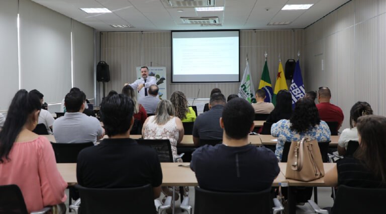 Em Rio Branco, programa Cidade Empreendedora capacita gestores municipais sobre compras públicas
