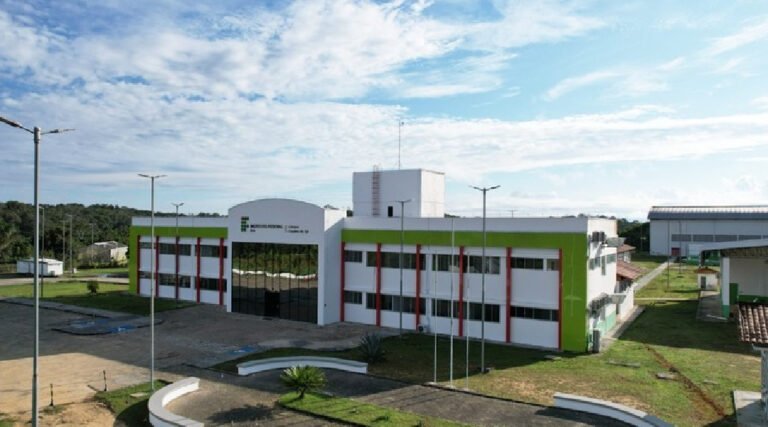 Ifac encerra nesta sexta-feira inscrições para 990 vagas em cursos técnicos gratuitos no Acre