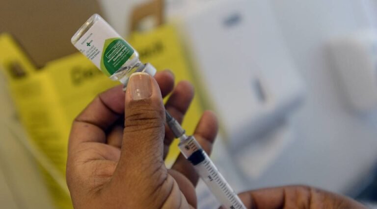 Cruzeiro do Sul recebe cinco mil novas doses da vacina contra a gripe e amplia imunização
