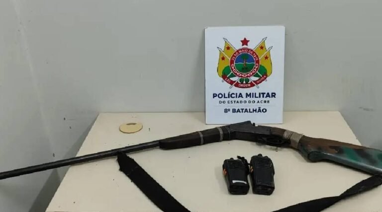 Pai e filho são presos por tentativa de homicídio e posse ilegal de arma