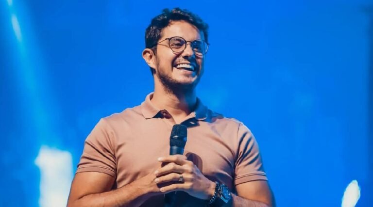 Apresentação de Deive Leonardo é cancelada em Cruzeiro do Sul