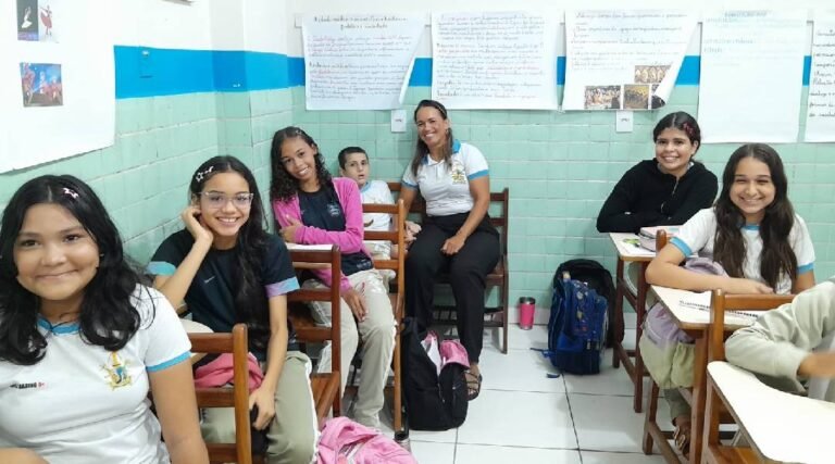 Criança de Cruzeiro do Sul com mutação genética rara volta a estudar após tratamento custeado por Gusttavo Lima