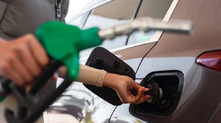 Acre registra a gasolina mais cara do país em outubro de 2025, com média de R$ 7,40 por litro