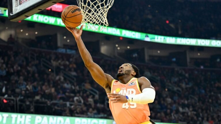 antetokounmpo-se-machuca-no-primeiro-tempo,-e-bucks-nao-resistem-aos-cavs-fora-de-casa