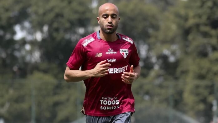 lucas-moura-passa-por-procedimento-no-joelho-e-so-deve-voltar-ao-sao-paulo-em-2026