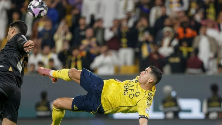 cristiano-ronaldo-marca-de-bicicleta-em-goleada-do-al-nassr;-wesley-tambem-deixa-o-seu