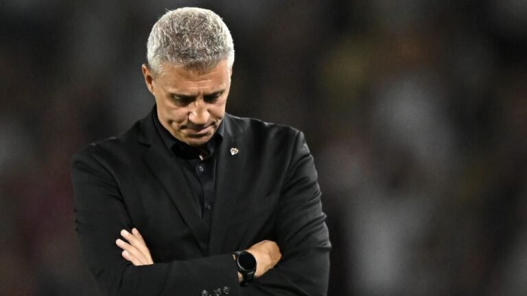 crespo-ve-sao-paulo-20-passos-atras-e-diz-se-ha-clima-para-continuar-apos-6-a-0: