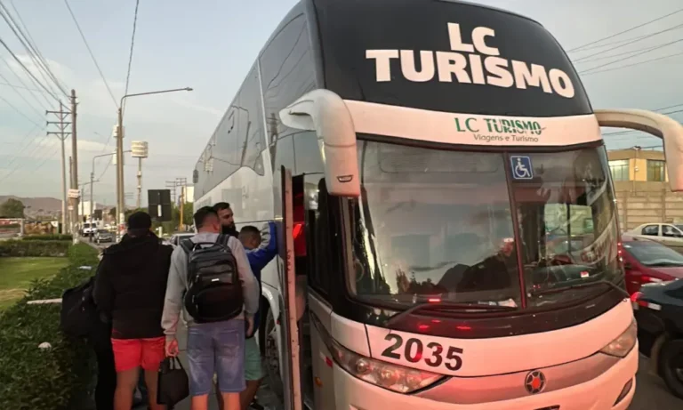 Mais um ônibus da caravana de torcedores do Flamengo que saíram do Acre é abandonado