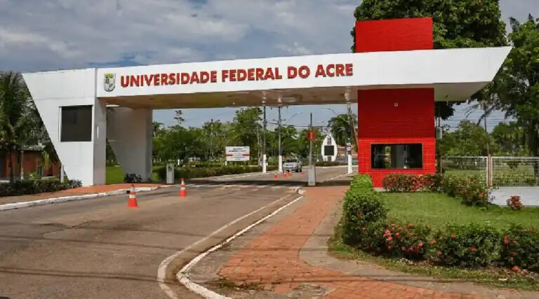 UFAC convoca aprovados no Revalida 2025.1 para entrega de documentação