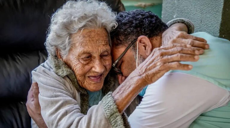 Redação do Enem 2025 aborda as perspectivas para o envelhecimento