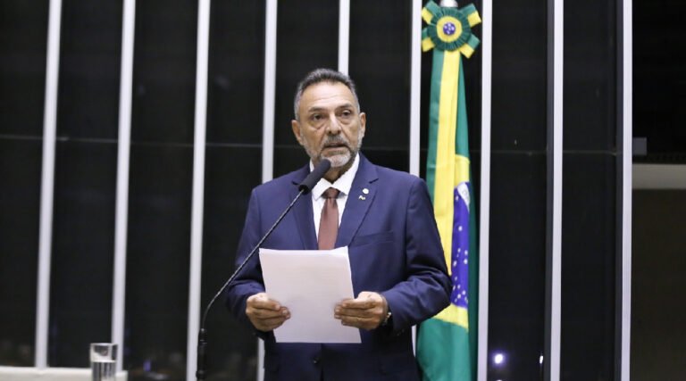 Zezinho Barbary celebra liberação de R$ 1,3 milhão que contempla Porto Walter e Bujari