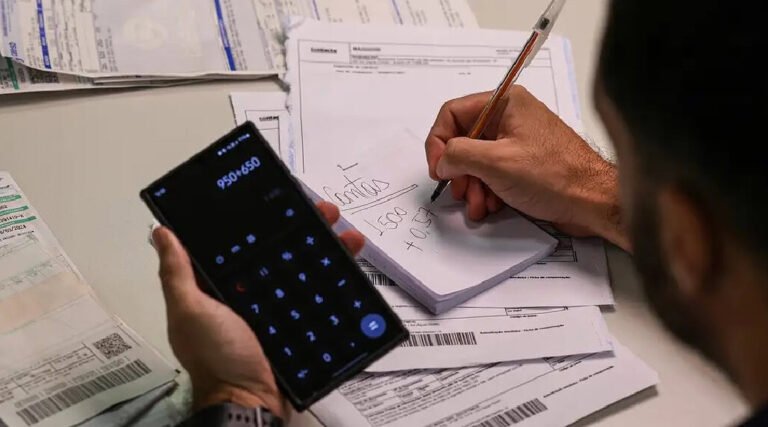 Mais de 97 mil famílias estão endividadas no Acre, aponta levantamento da Fecomércio