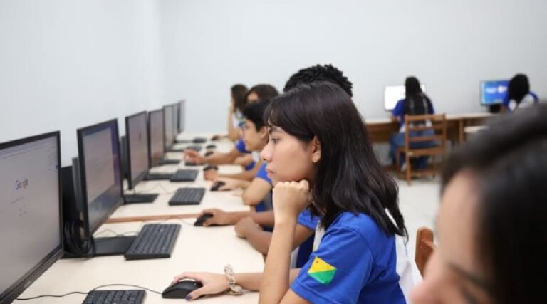 Da socialização ao autoconhecimento, relatório inédito mostra como estudantes do Acre enxergam a escola e revela alto interesse por tecnologia e saúde mental
