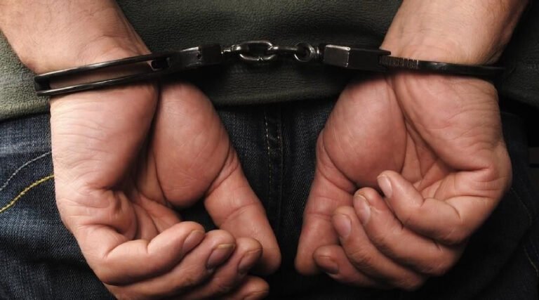 Homem é preso após ferir outro com faca durante discussão em Cruzeiro do Sul