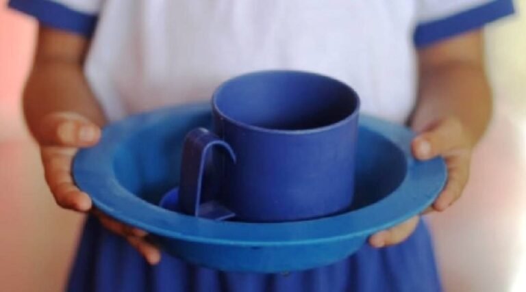 Pais denunciam falta de merenda e aulas suspensas mais cedo em escola no interior do Acre