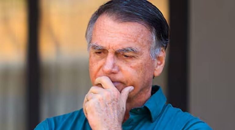 Bolsonaro passará por audiência de custódia neste domingo (23/11) após prisão preventiva