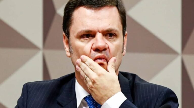 Ex-ministro de Bolsonaro, Anderson Torres é preso pela PF, em Brasília