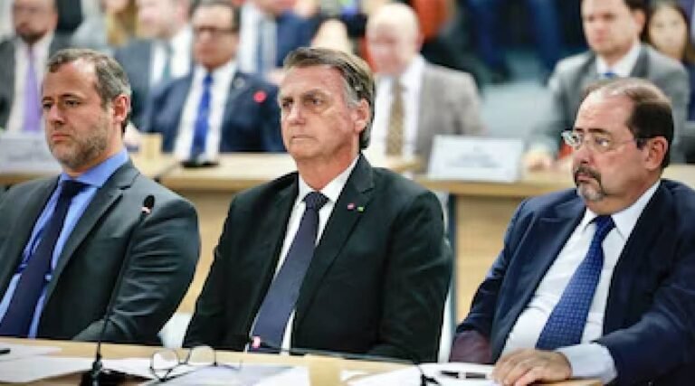 Defesa de Bolsonaro prepara novo recurso ao STF para tentar reverter condenação