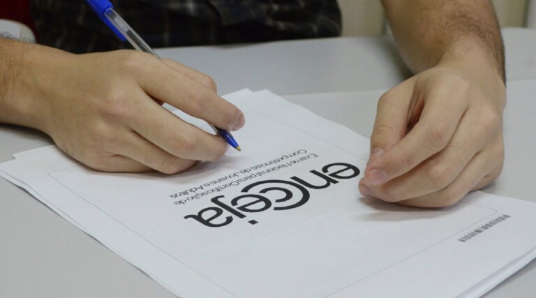 Acre tem nova regulamentação para certificação do Encceja; Estado define critérios e escolas responsáveis