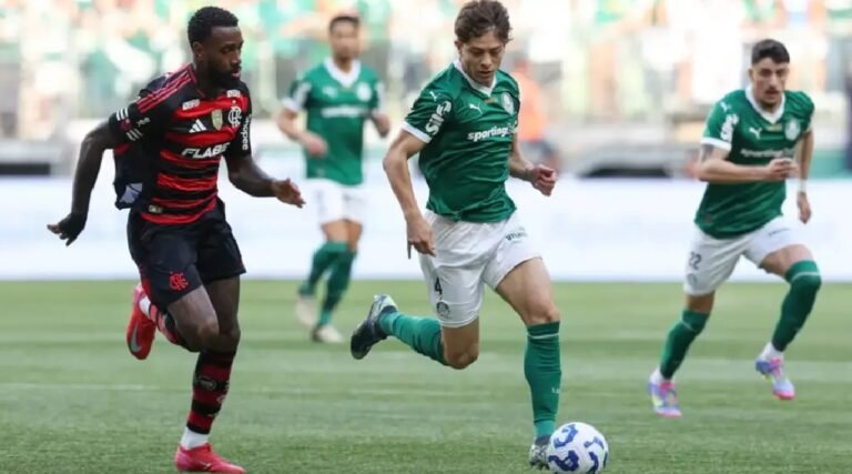 Palmeiras e Flamengo disputam título da Libertadores fora de casa