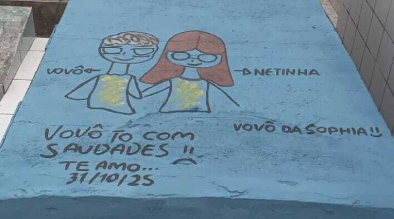 No Acre, criança faz desenho no túmulo do avô e deixa mensagem emocionante