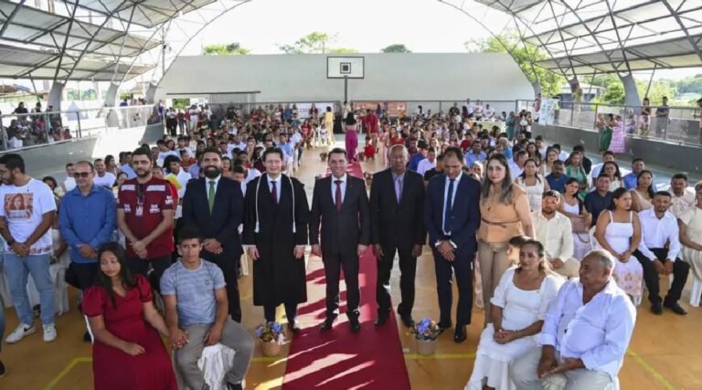 86 casais oficializam o amor no casamento coletivo em Marechal Thaumaturgo