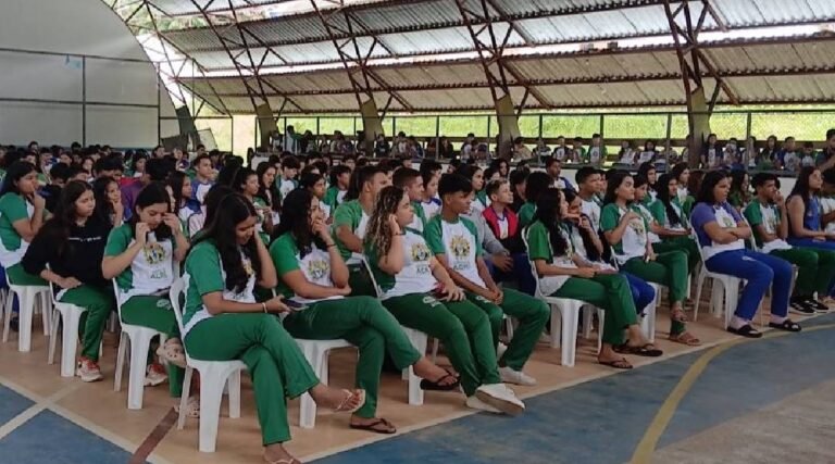 Estudantes do Acre podem concorrer a bolsas integrais para o ensino médio; inscrições seguem até agosto