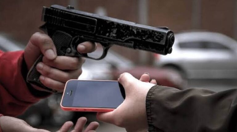 Em Cruzeiro do Sul, mulher é vítima de roubo ao sair do trabalho