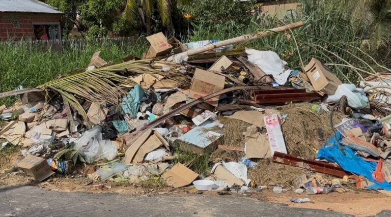 Acúmulo de entulho ao lado de lixeiras preocupa autoridades e pode gerar multas em Cruzeiro do Sul