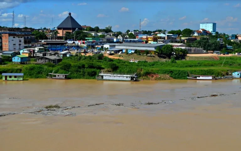 Rio Juruá tem vazante após ultrapassar cota de alerta em Cruzeiro do Sul