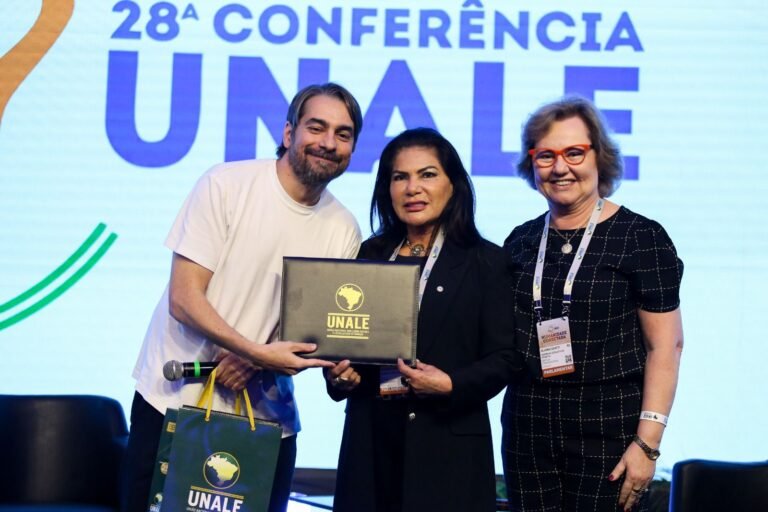 Deputada Antonia Sales participa da 28ª Conferência da Unale e é reconduzida a cargos no Parlamento Amazônico e na Unale