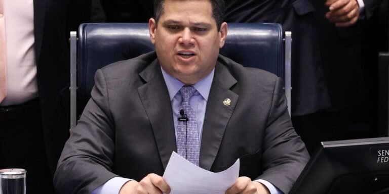 alcolumbre-cancela-calendario-para-sabatina-de-jorge-messias-ao-stf