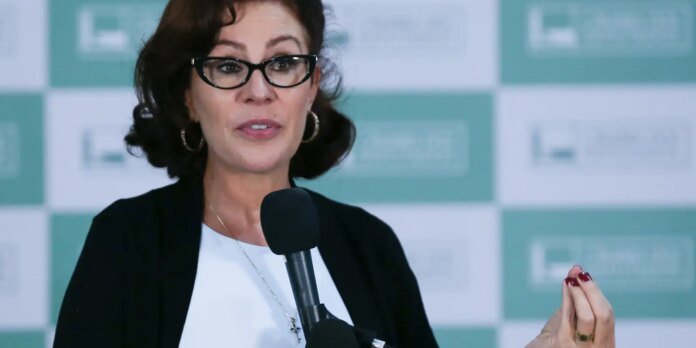 ccj:-relator-vota-pela-manutencao-do-mandato-de-carla-zambelli ccj:-relator-vota-pela-manutencao-do-mandato-de-carla-zambelli